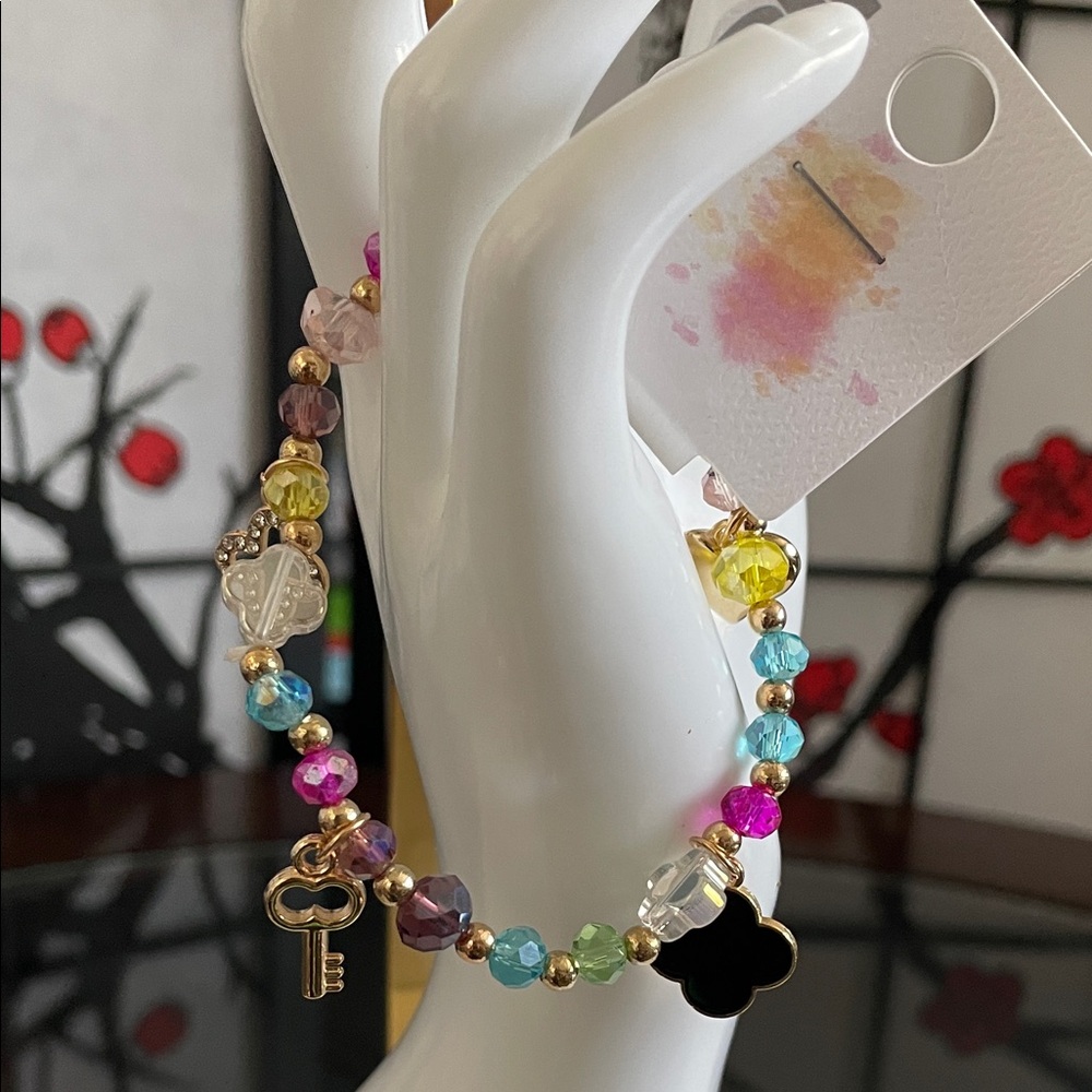 Colorful Beaded Key & Clover Charm Bracelet - Multicolor elastic